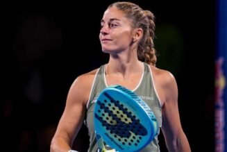 Alejandra Salazar Padel Racket & Gear 